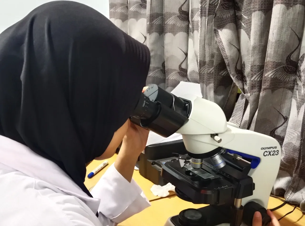 Mahasiswa Unair Surabaya Periksa Kualitas Air Tambak dan Benur untuk Dukung Budidaya Udang