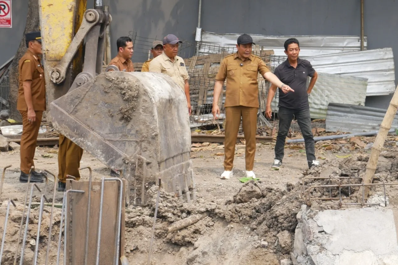 Jalan Jati Sidoarjo Masih Butuh Saluran Crossing untuk Mengalirkan Air ke Busem