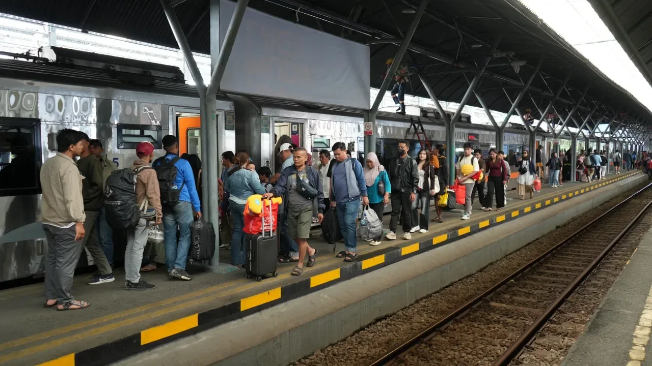 Hampir 9,8 Juta Pelanggan Gunakan KAI Daop 8 Surabaya hingga September 2026