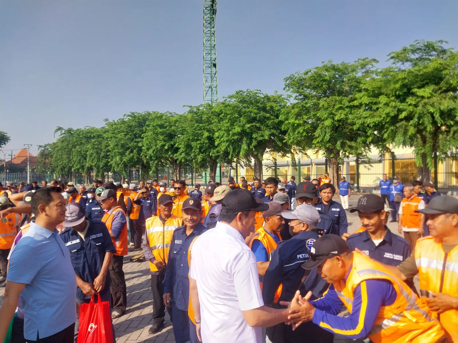 Pemkab Sidoarjo Targetkan Parkir Pakai QRIS pada 2027, Jukir Tak Patuh Terancam Dipecat