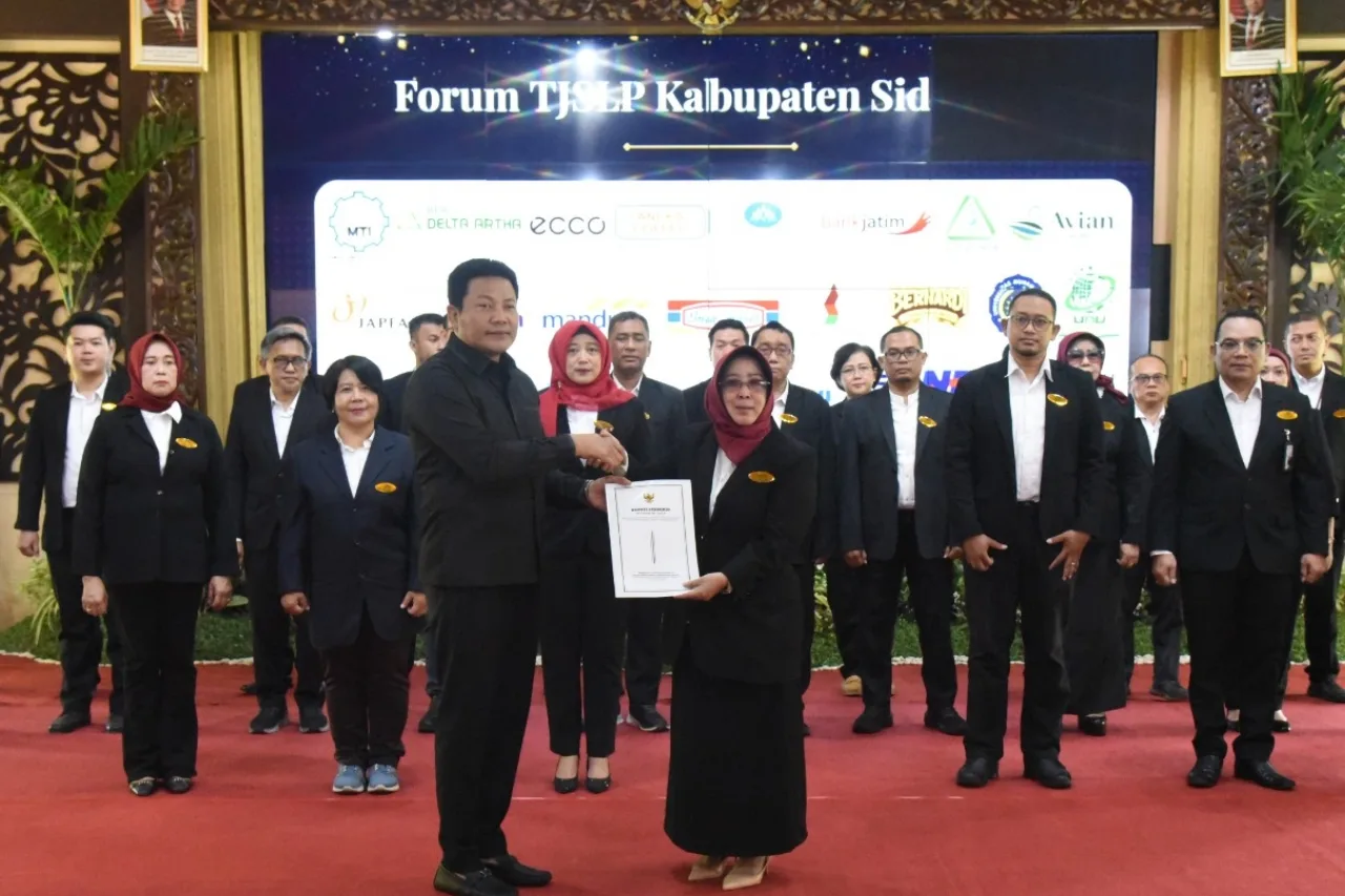 Bupati Subandi Minta CSR Perusahaan Sidoarjo Bantu Pendidikan Anak Kurang Mampu hingga Kuliah