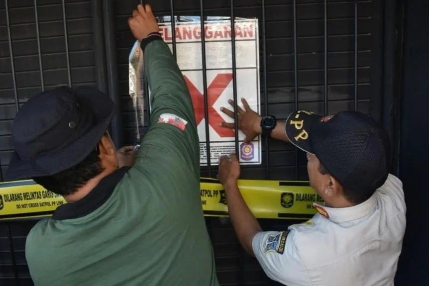 Satpol PP Surabaya Tindak 10 Lokasi Miras, Penjualan kepada Anak Jadi Sorotan
