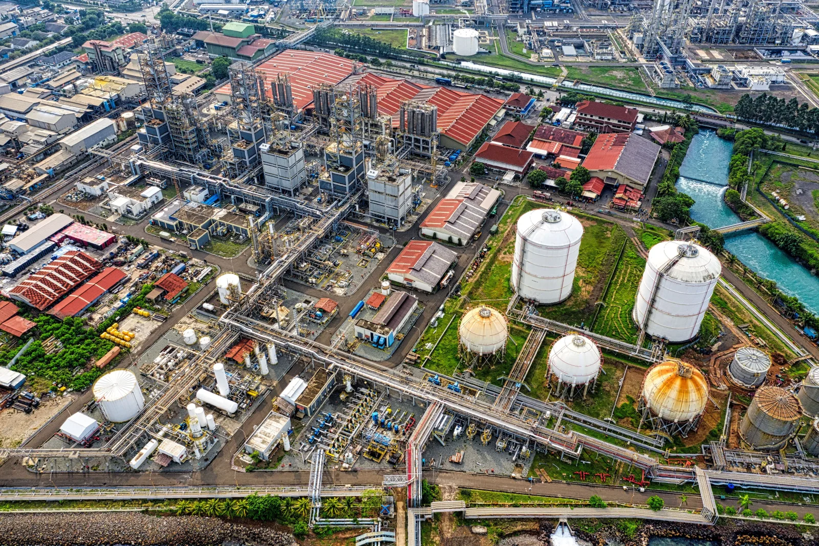 Perdagangan Menyerap Lebih Banyak Pekerja, Industri Pengolahan Berkontribusi Terbesar terhadap PDRB Jatim