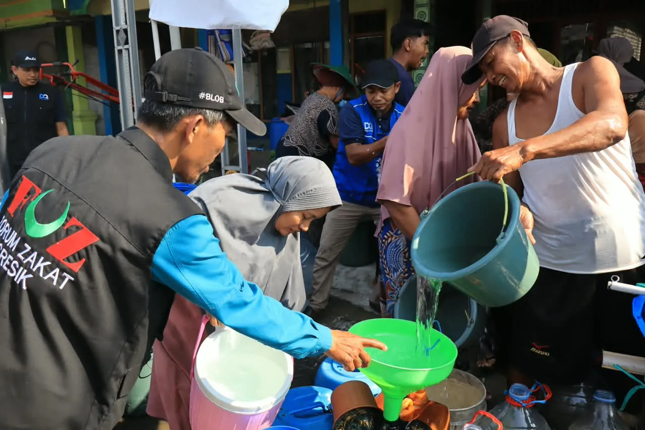 7 Tangki Air Tiba, Warga Ganggang Gresik Minta Solusi Kekeringan Tak Berhenti di Bantuan