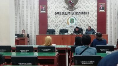 Terima Keluhan Warga Terdampak Pembangunan jembatan Nglembu, Komisi II DPRD Trenggalek Janji Cari Solusi